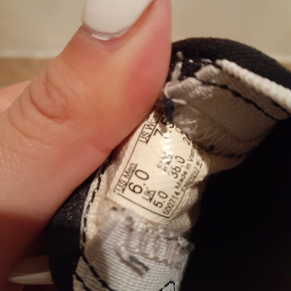 Black vans - Picture 3 of 4